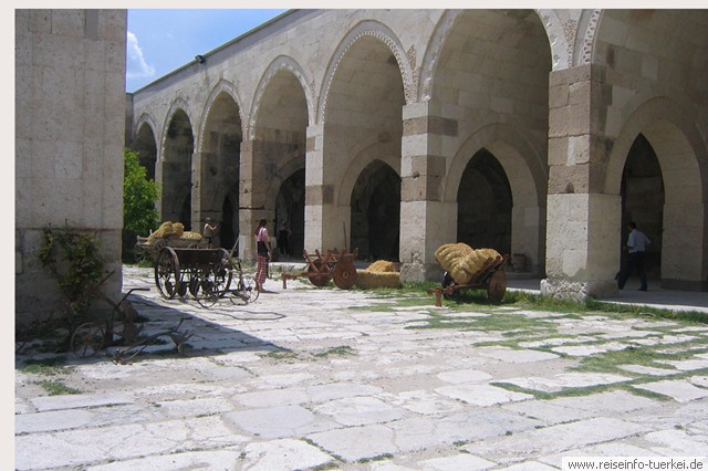 Karawansereien in Kappadokien Sari Han